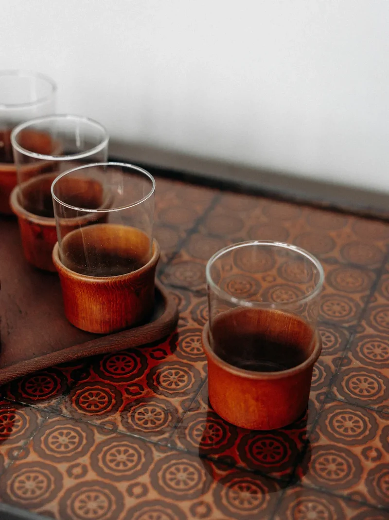 Eugène, le lot de verres et plateau N°19