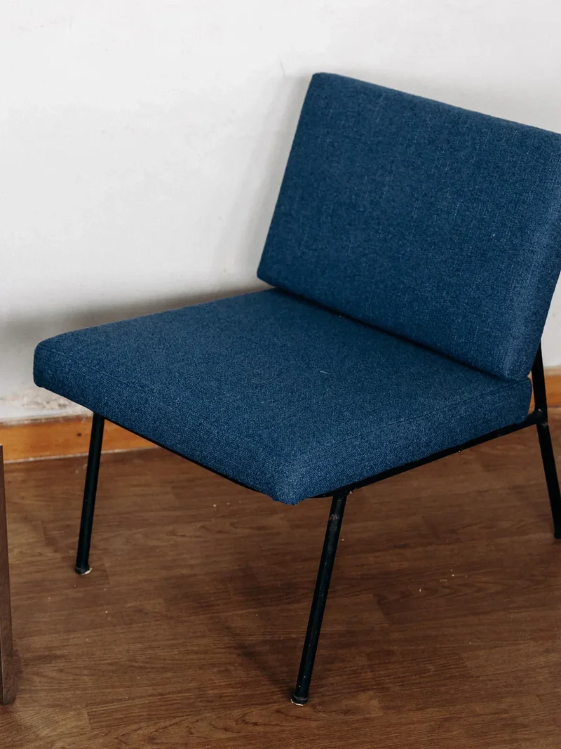 Jakob, le fauteuil en tissu N°220