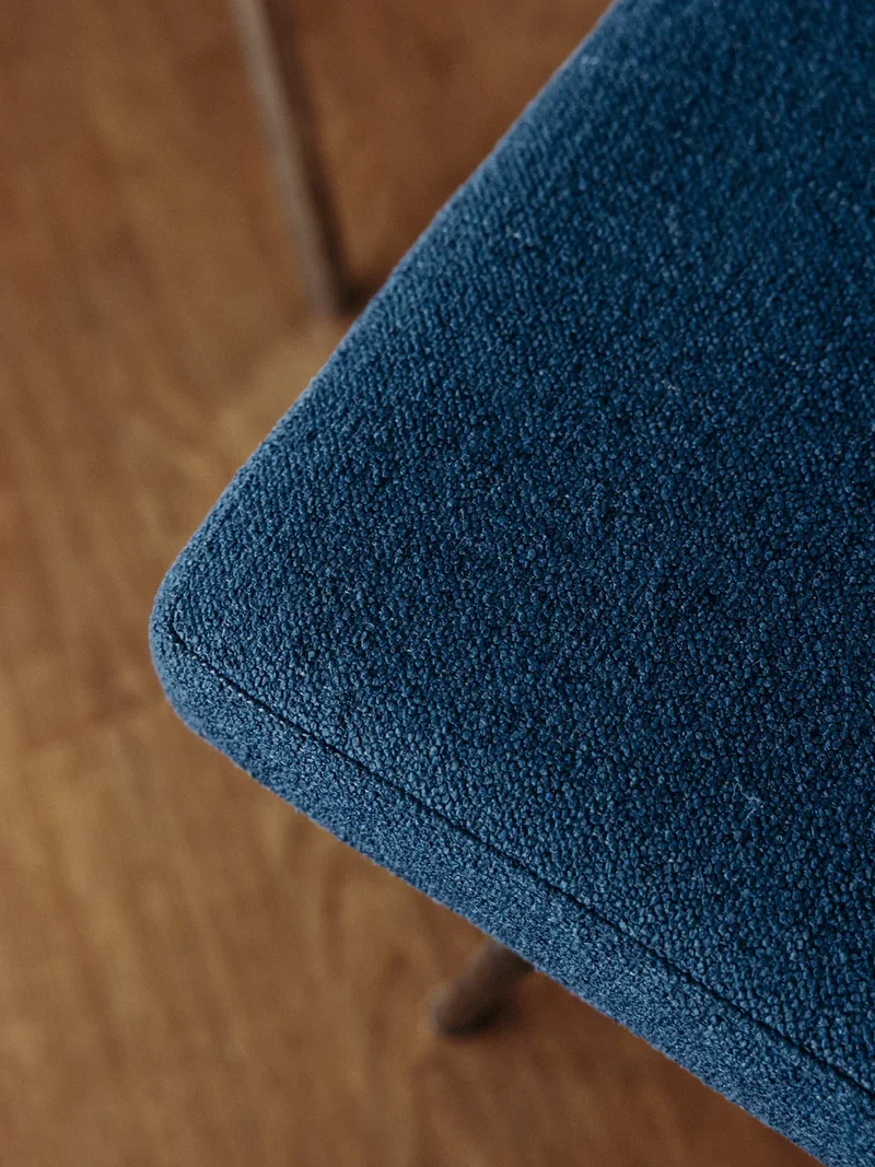 Jakob, le fauteuil en tissu N°220