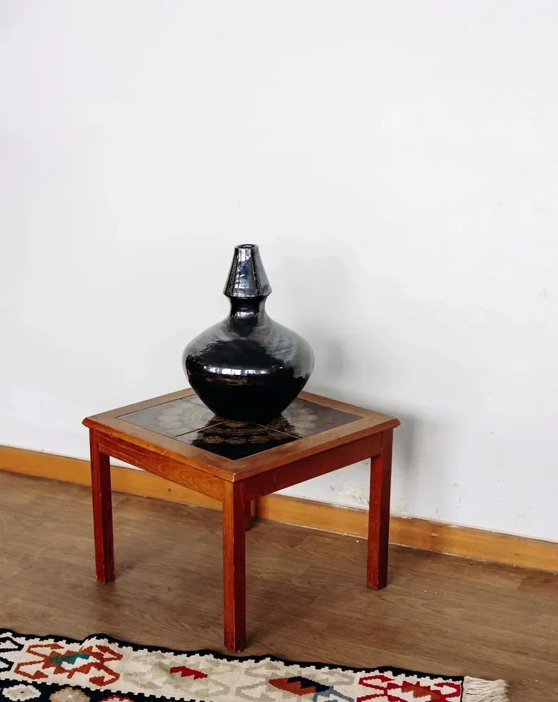 Edmond, le grand vase noir N°25