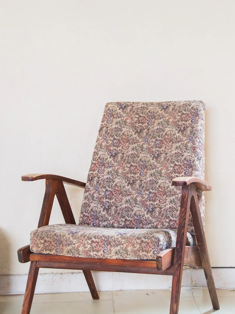 Jakob, le fauteuil scandinave coloré N°957