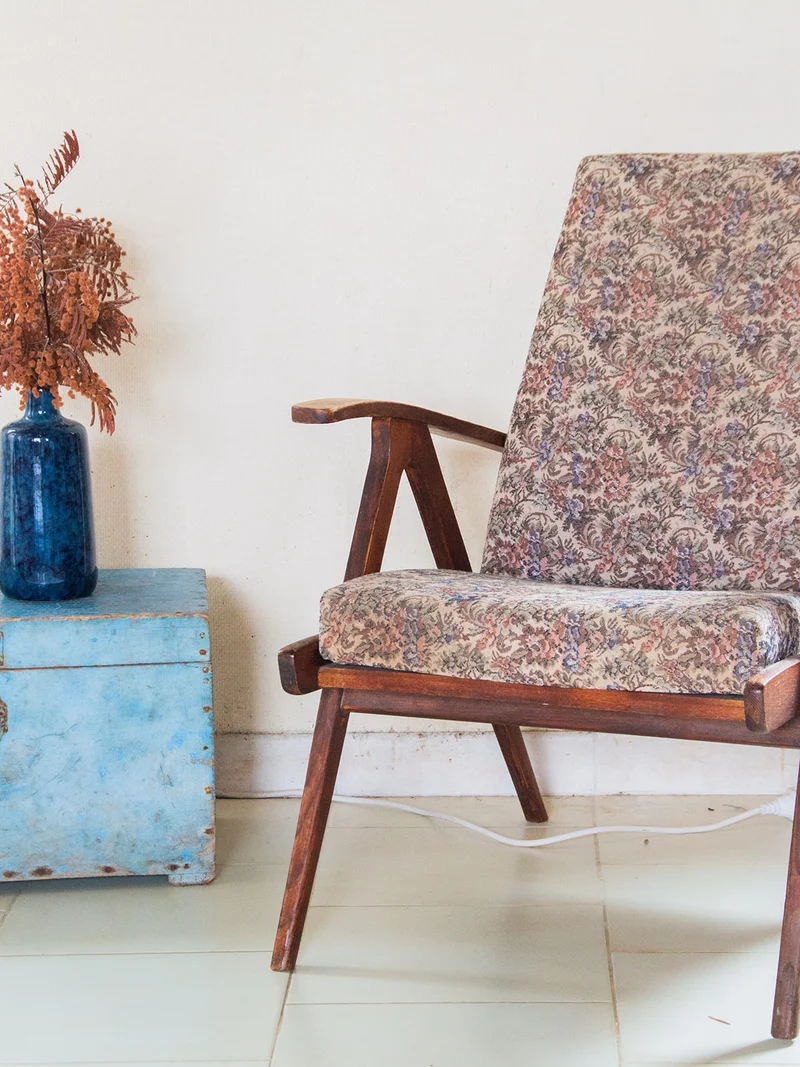 Jakob, le fauteuil scandinave coloré N°957