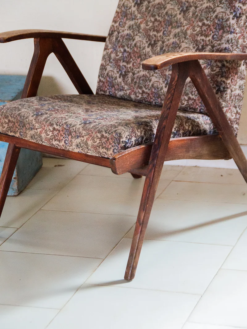 Jakob, le fauteuil scandinave coloré N°957