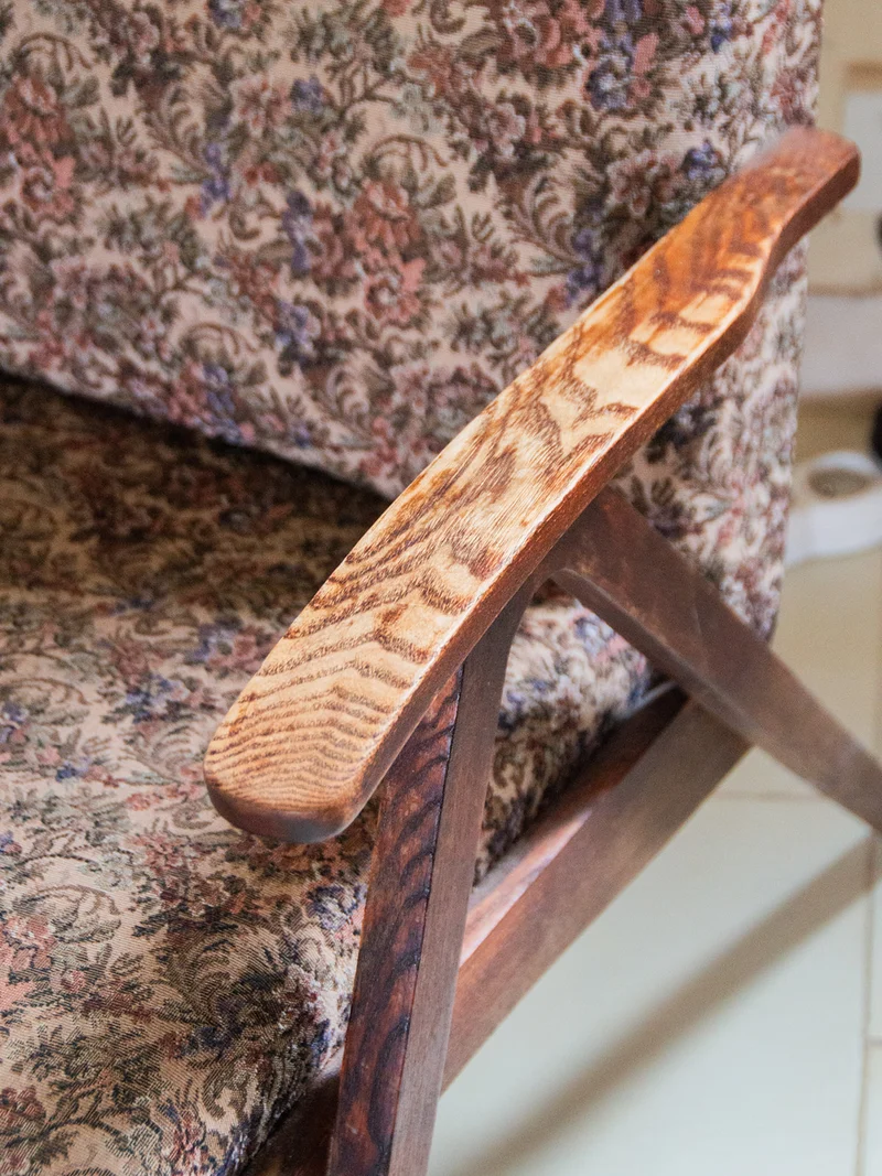 Jakob, le fauteuil scandinave coloré N°957
