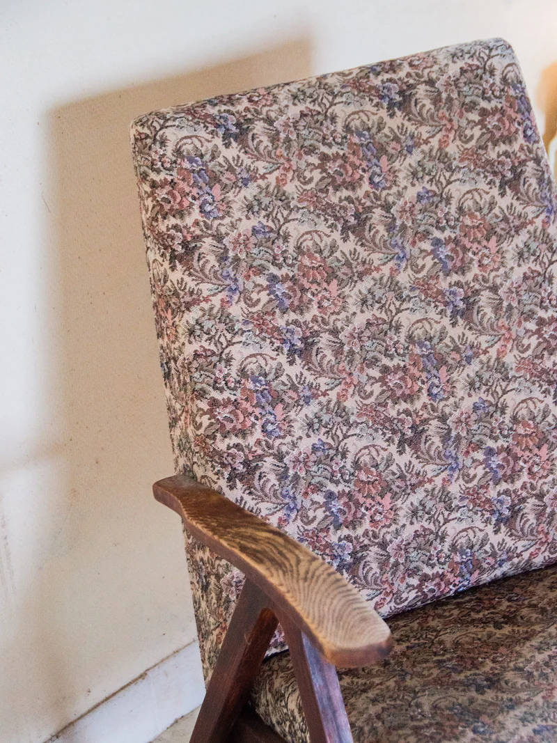Jakob, le fauteuil scandinave coloré N°957