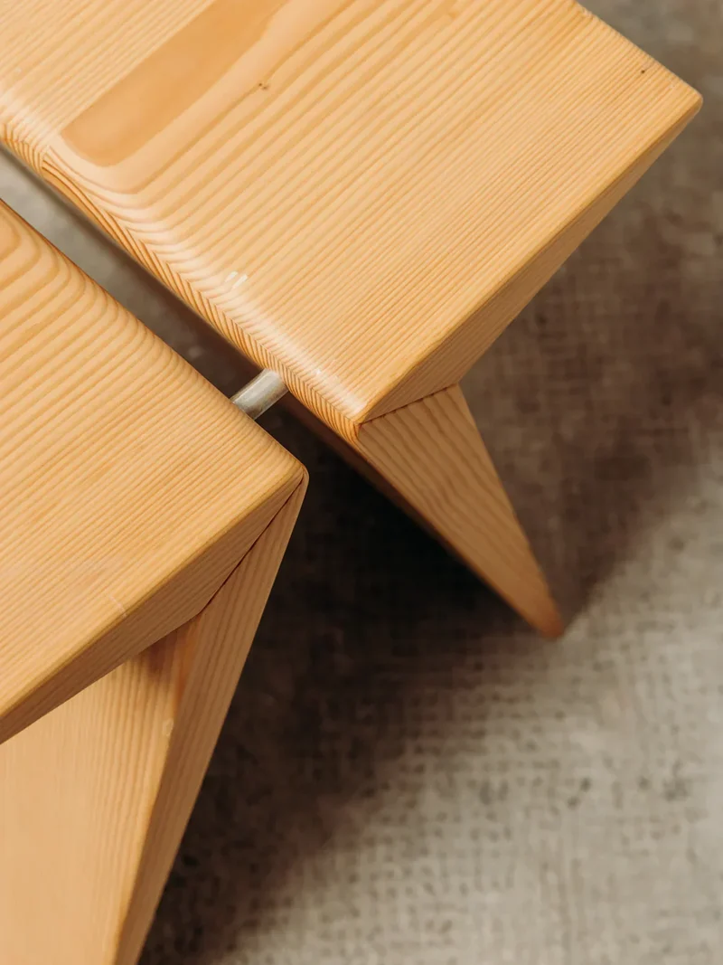 Axel, le tabouret en bois massif N°369