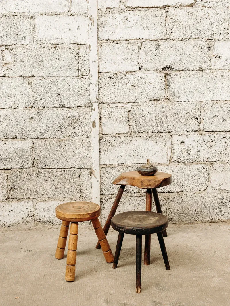 Regis, le tabouret tripode en bois N°409