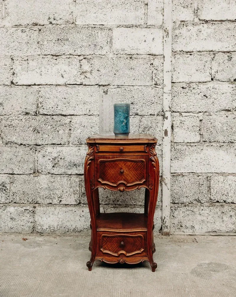 Odile, la table de chevet en marbre N°401