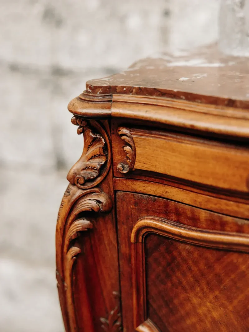Odile, la table de chevet en marbre N°401