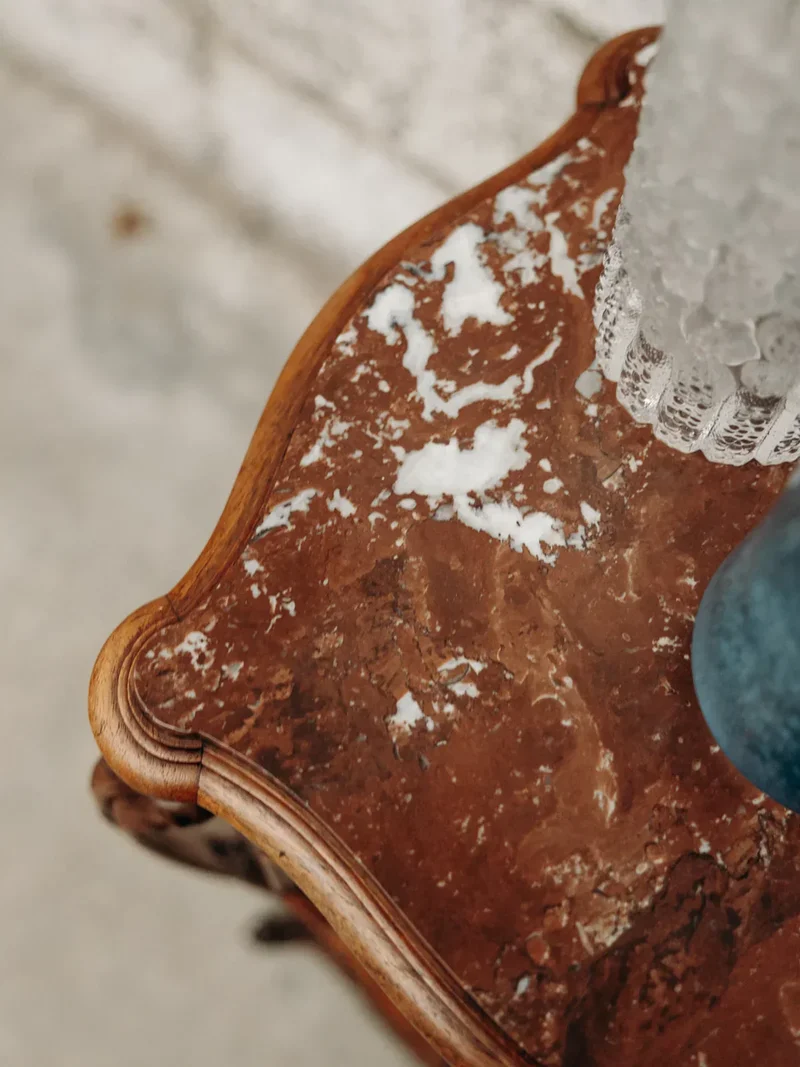 Odile, la table de chevet en marbre N°401