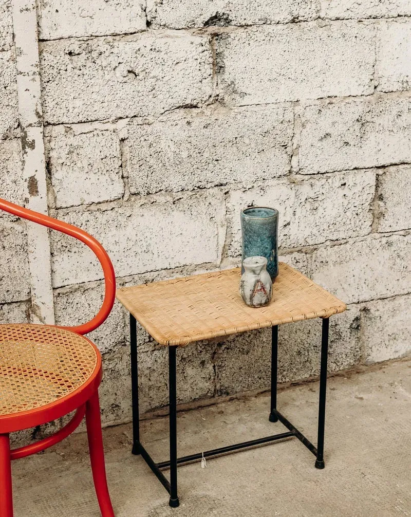 Francine, la table d'appoint en osier N°418