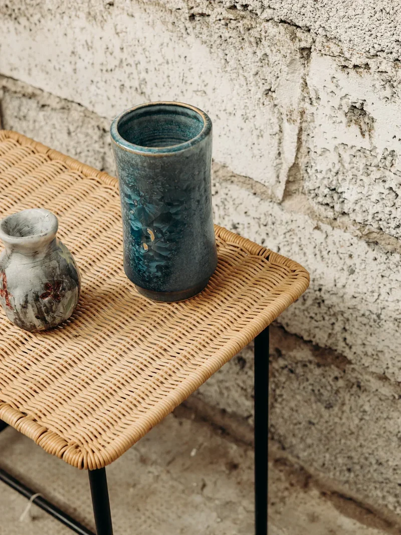 Francine, la table d'appoint en osier N°418