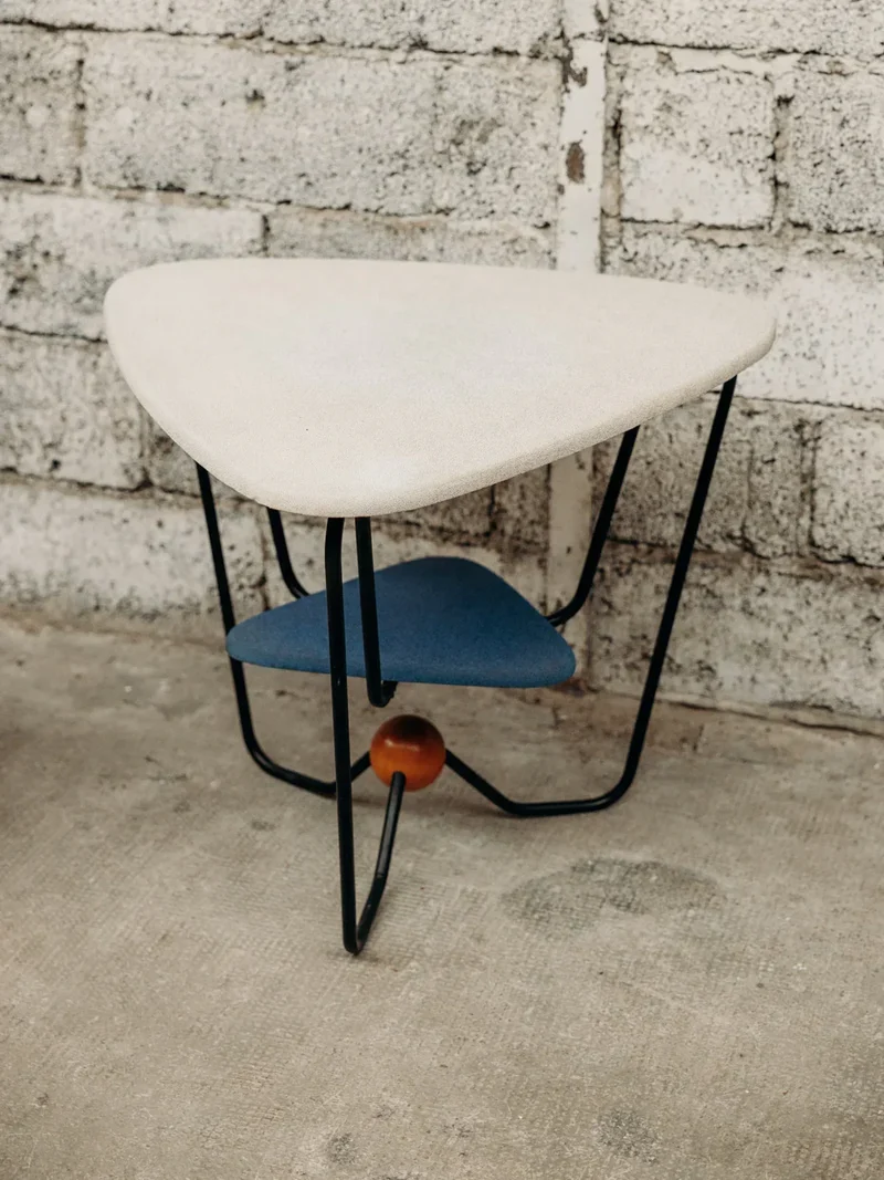 Hanna, la table d'appoint en métal N°308