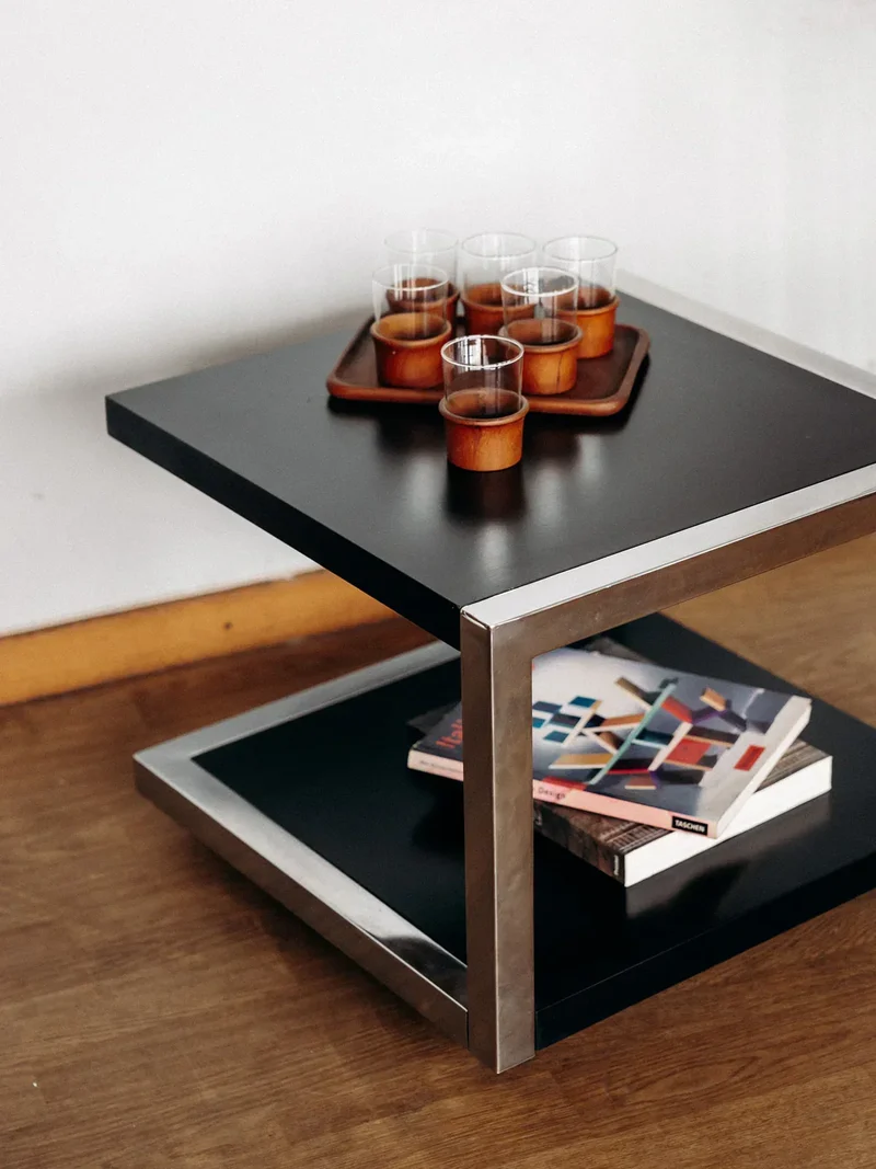 Donna, la table basse en bois et métal N°214