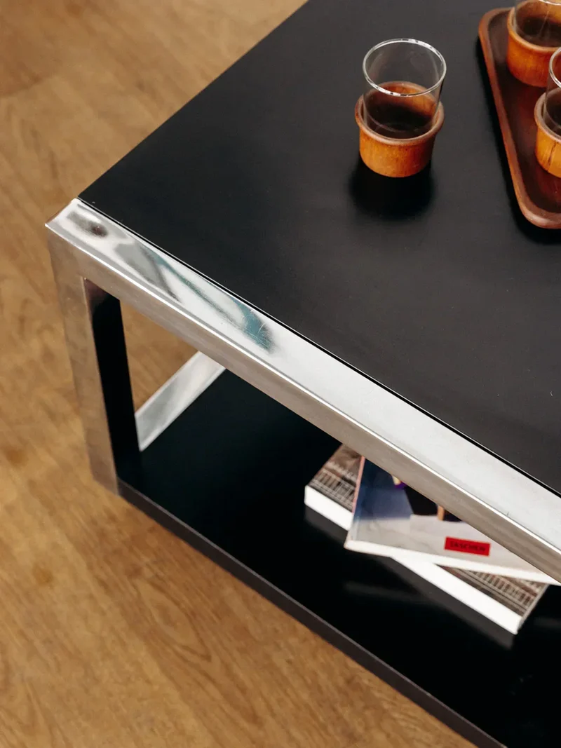 Donna, la table basse en bois et métal N°214