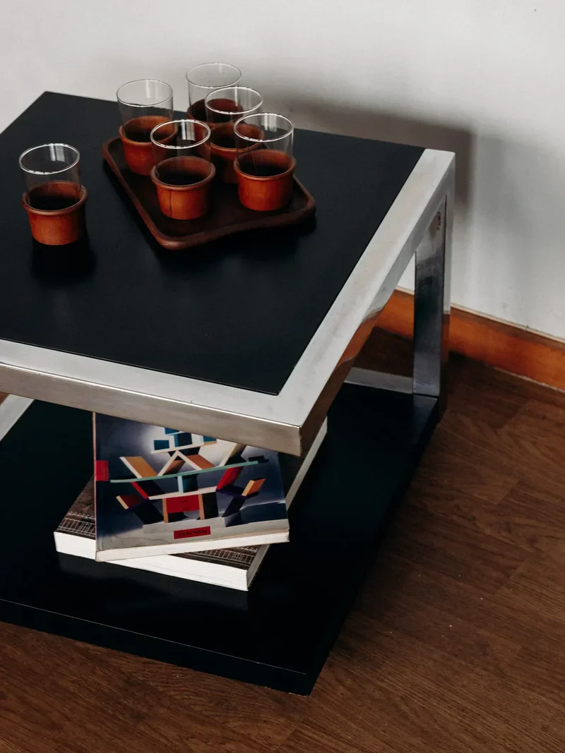 Donna, la table basse en bois et métal N°214