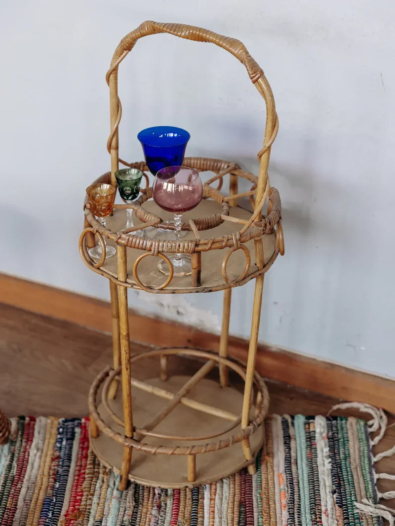 Francine, la table d'appoint en osier N°401