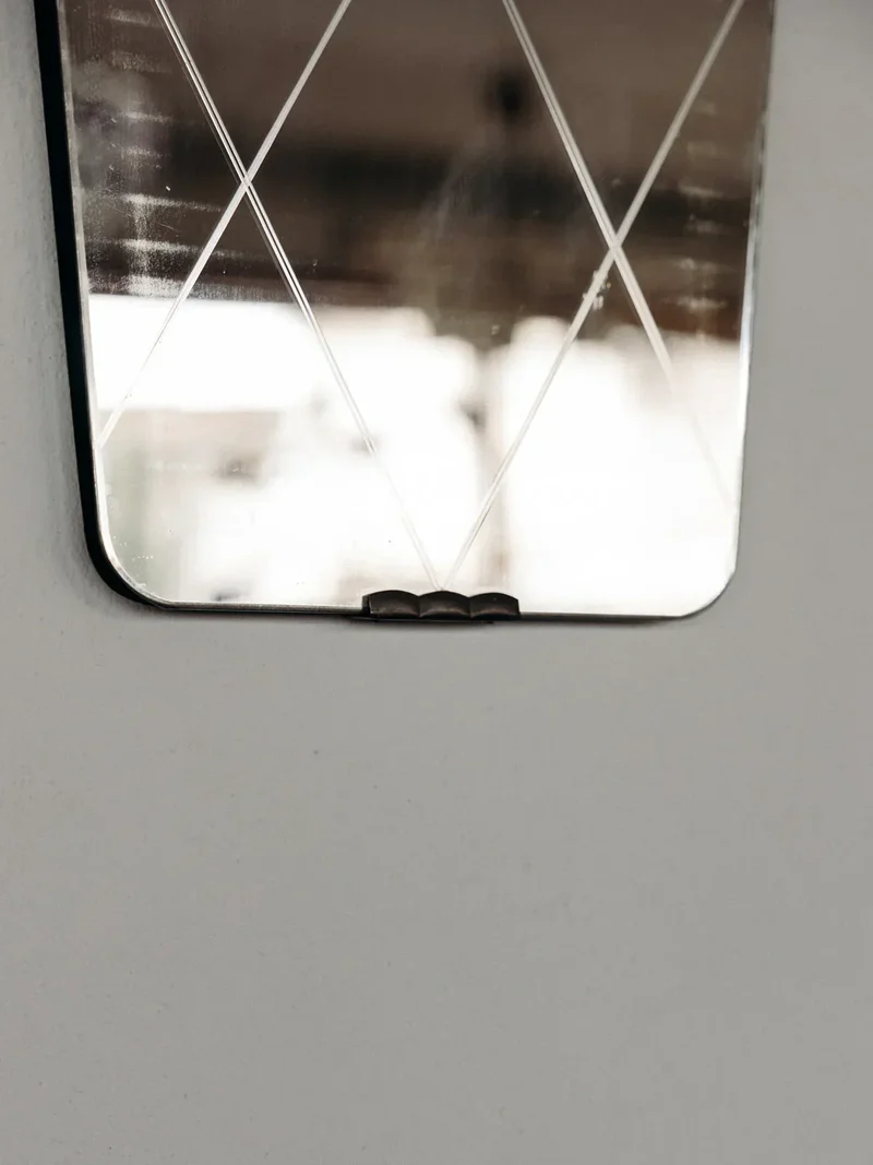 Igor, le miroir gravé en verre N°148