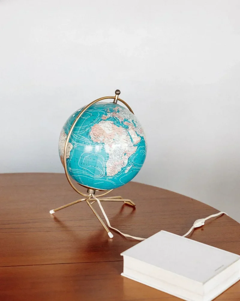 Julia, la lampe mappemonde N°130