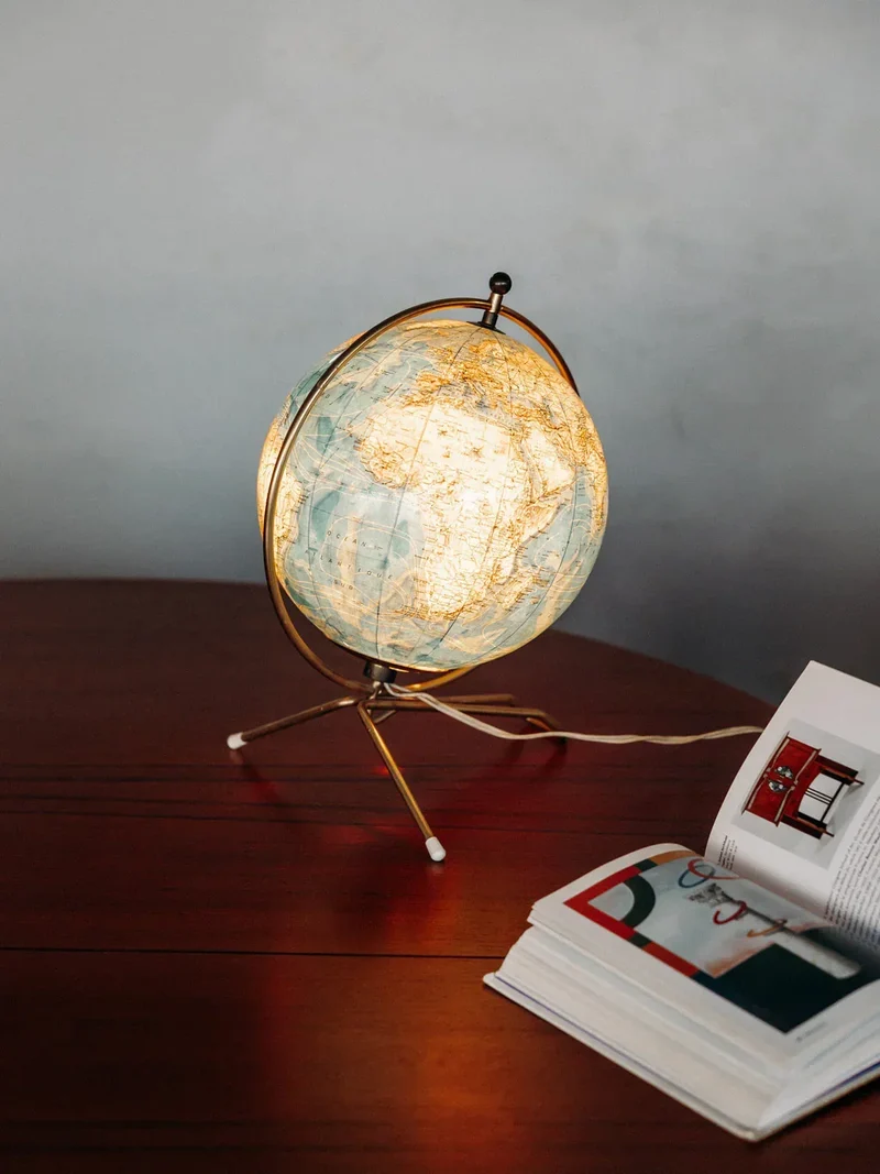 Julia, la lampe mappemonde N°130