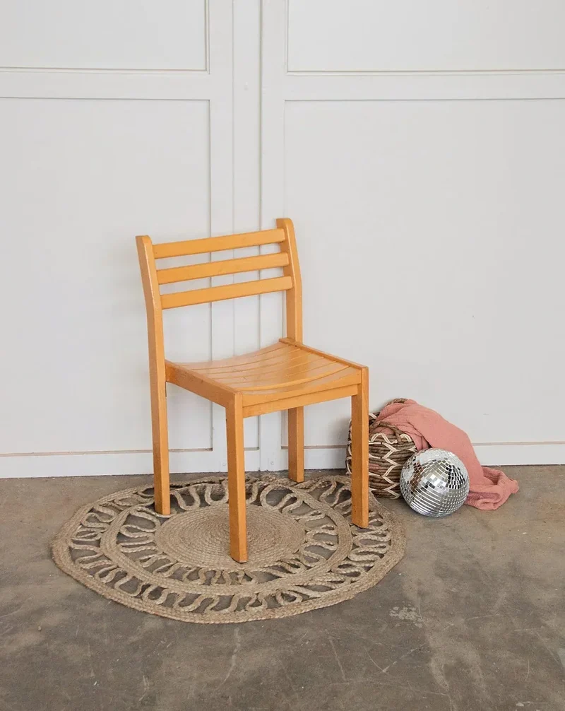 Claude, la chaise en bois N°582