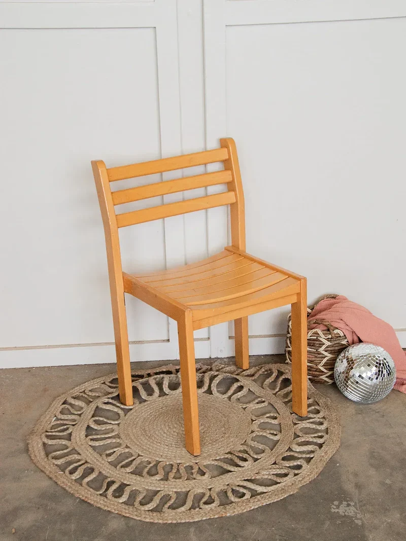 Claude, la chaise en bois N°582