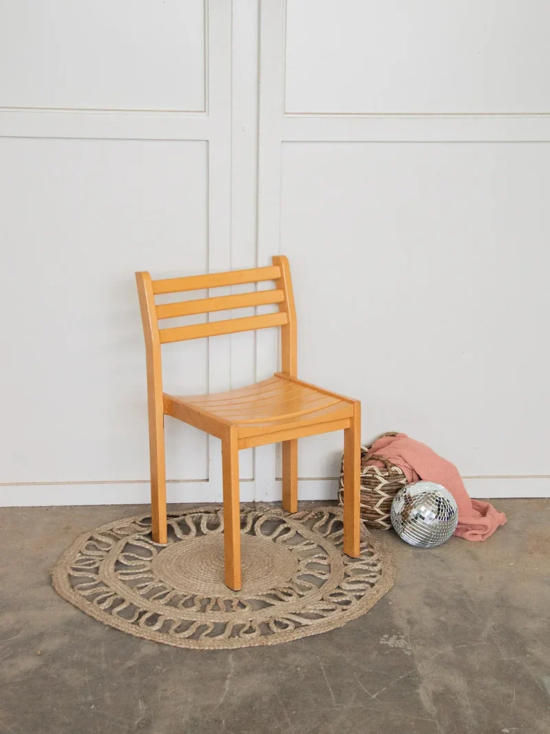 Claude, la chaise en bois N°582