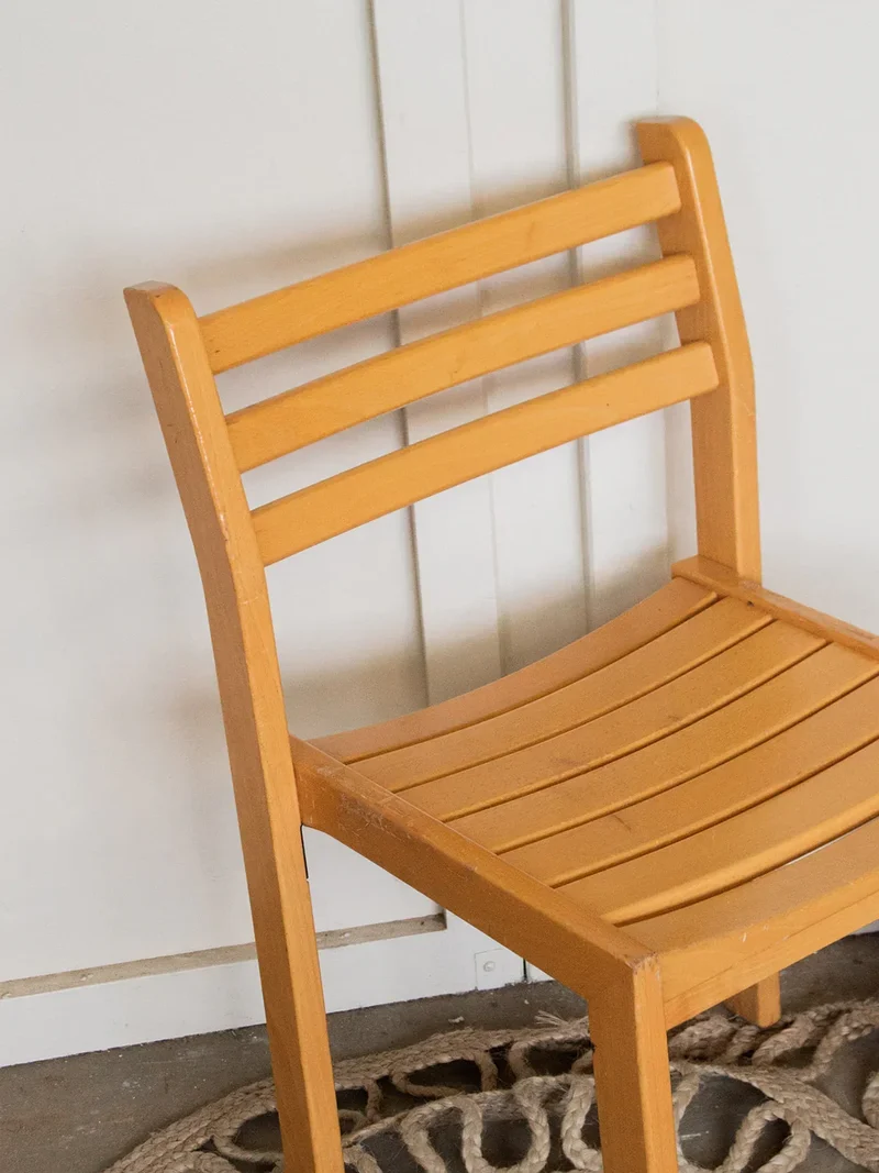 Claude, la chaise en bois N°582