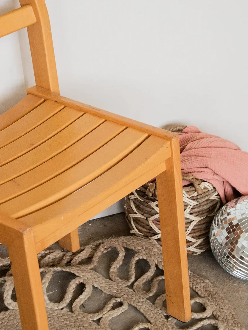 Claude, la chaise en bois N°582