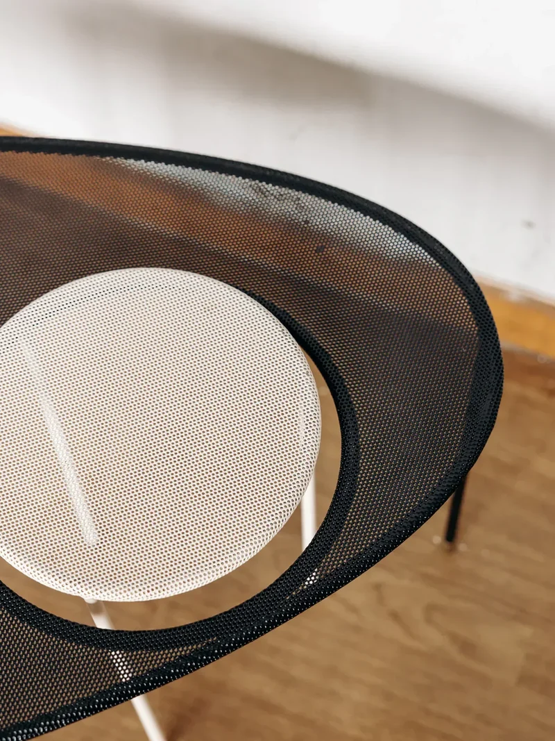 Donna, la table basse Mategot Gubi N°207