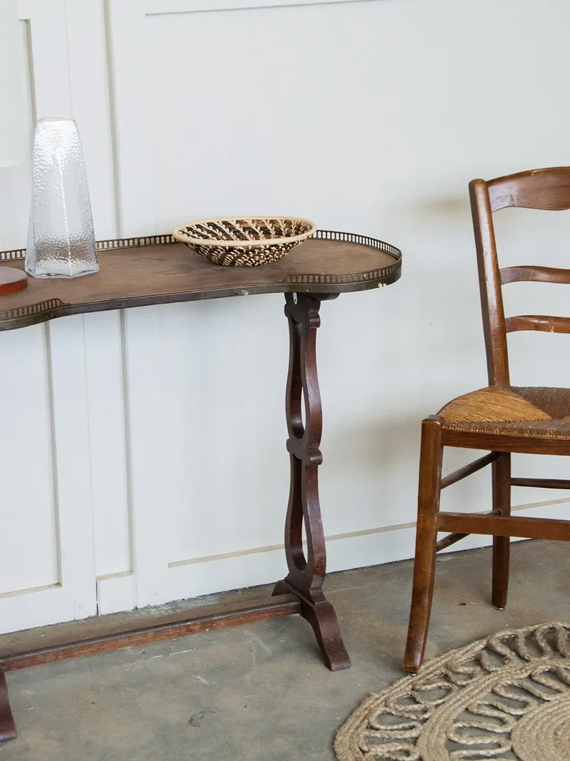 Francine, la table d'appoint en bois N°379