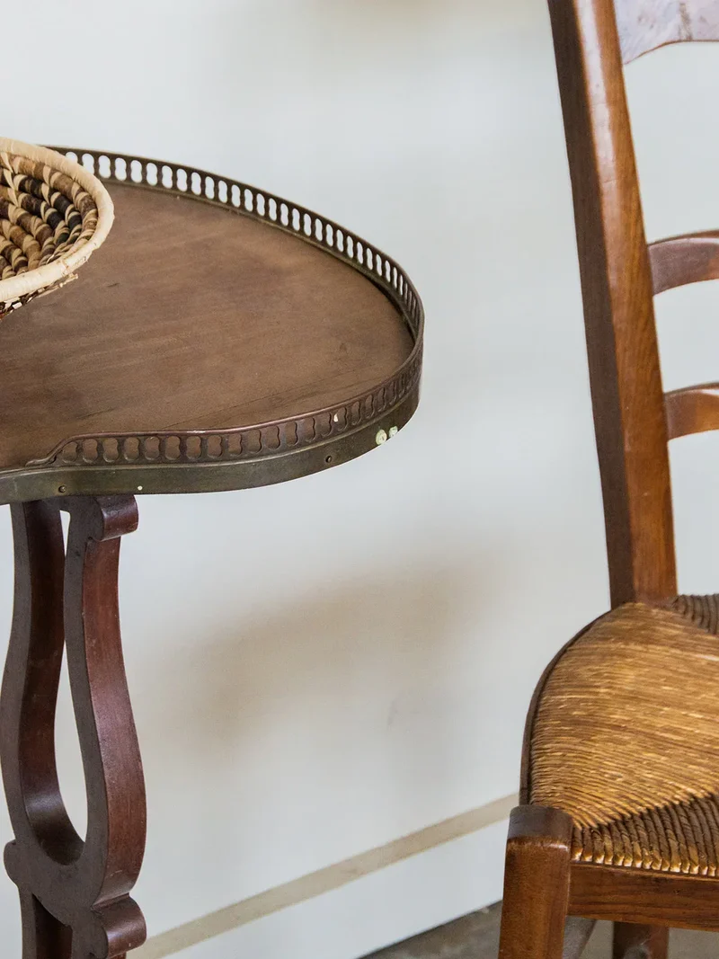 Francine, la table d'appoint en bois N°379