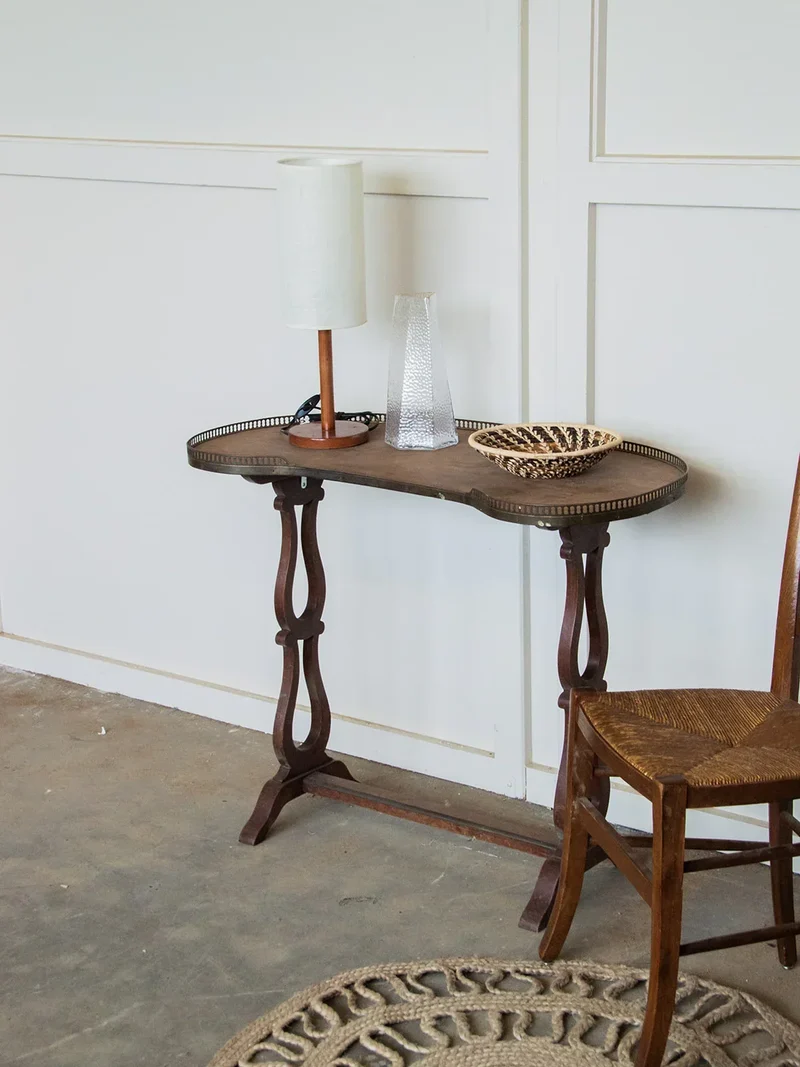 Francine, la table d'appoint en bois N°379