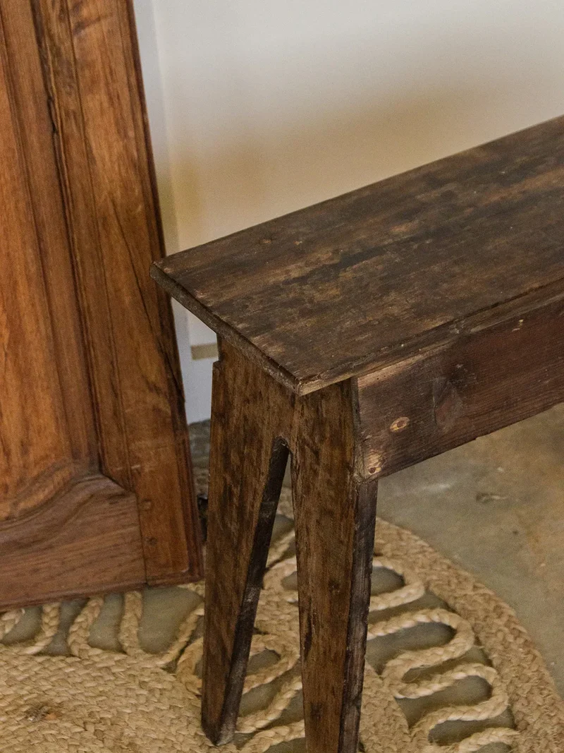 Regis, le tabouret en bois N°336