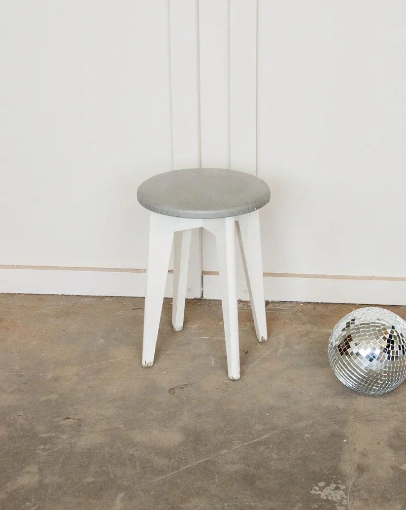 Regis, le tabouret en bois N°339
