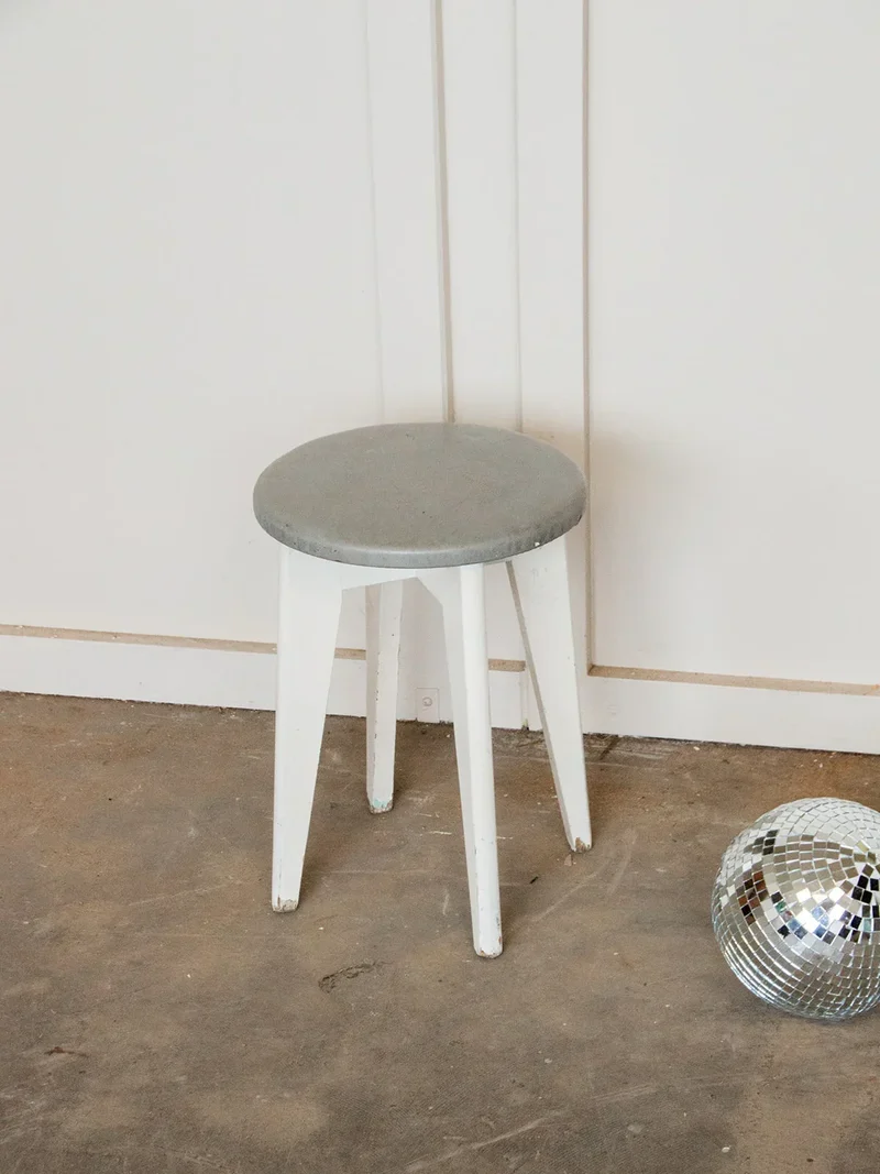 Regis, le tabouret en bois N°339