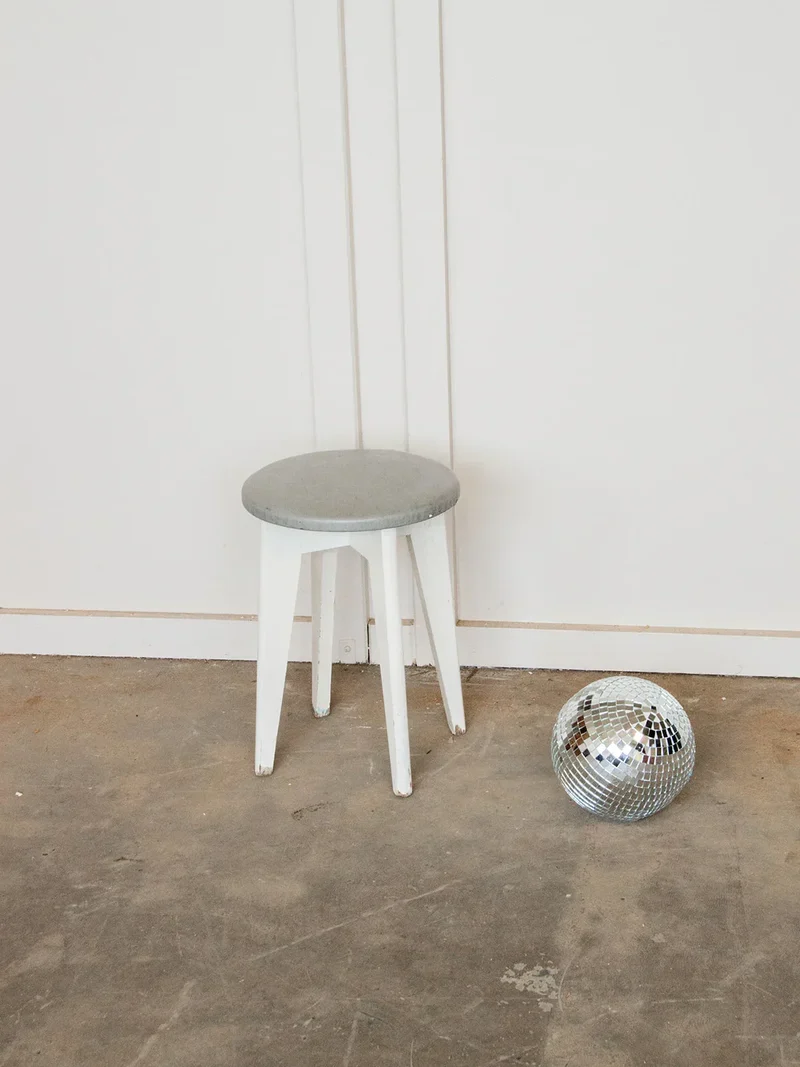 Regis, le tabouret en bois N°339