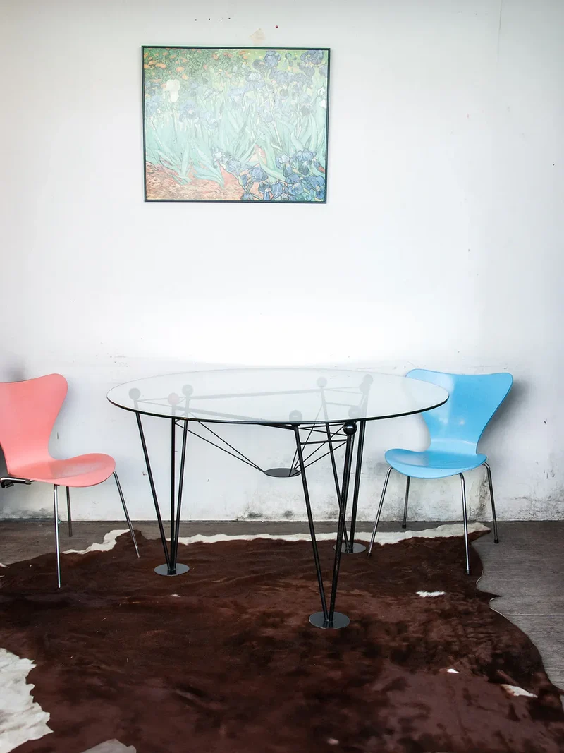 Karla, la table à manger en verre N°343