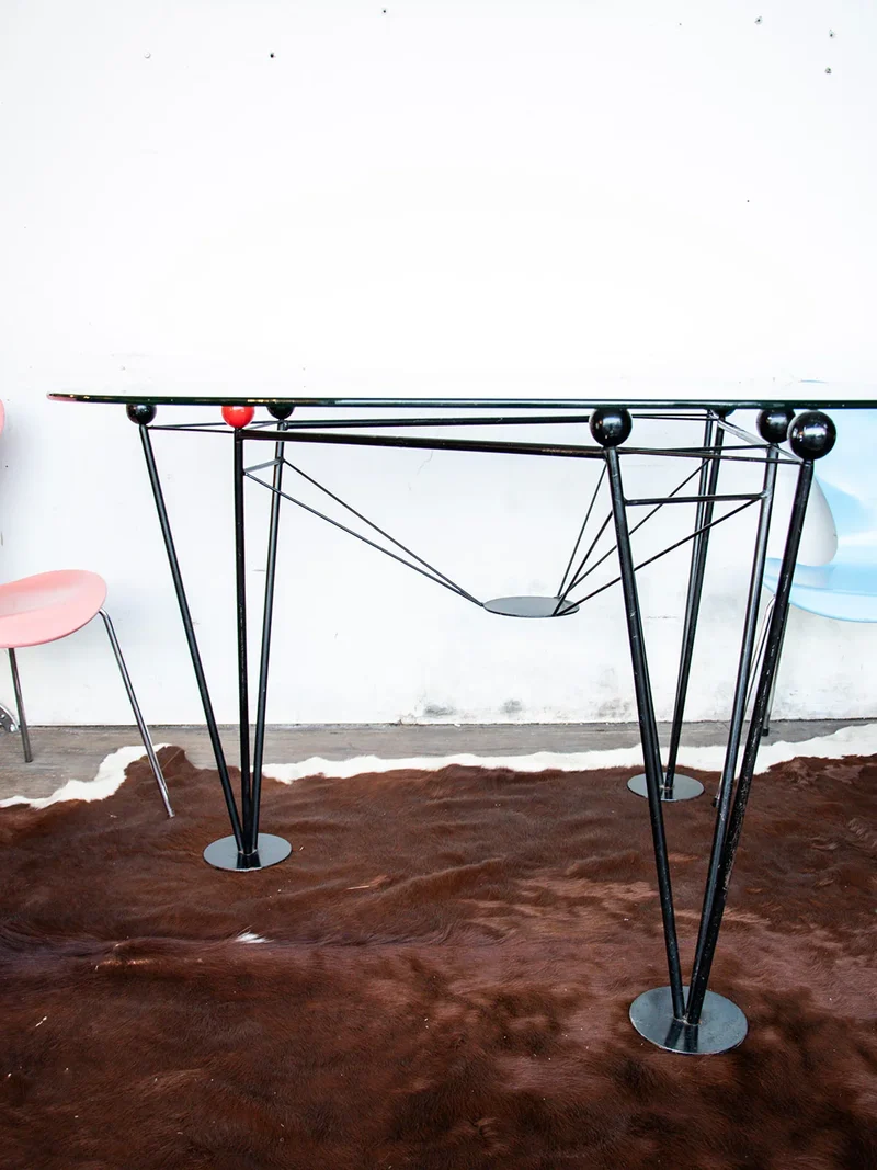 Karla, la table à manger en verre N°343
