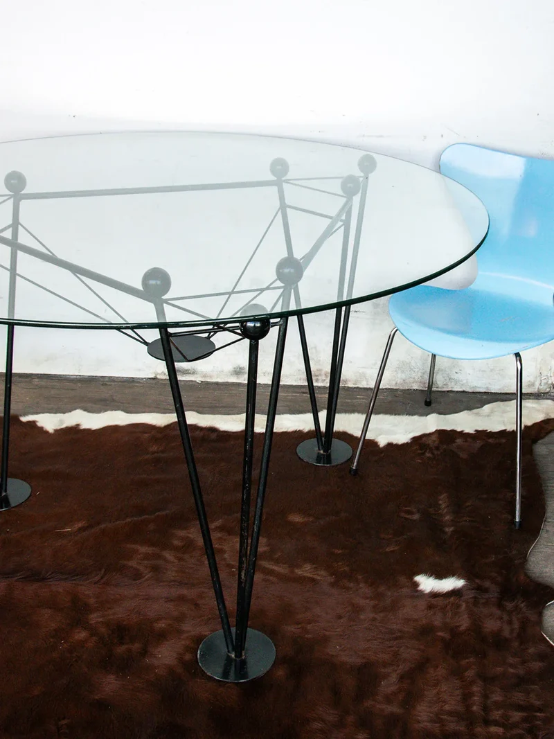 Karla, la table à manger en verre N°343
