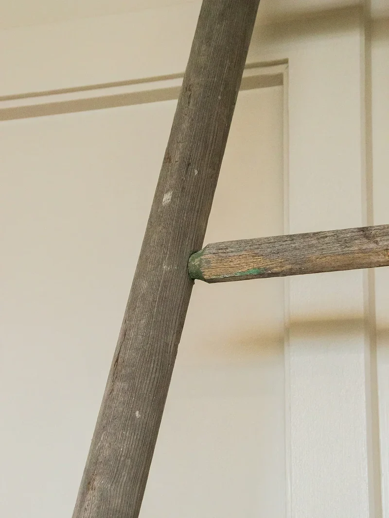 Angela, l'échelle en bois N°1