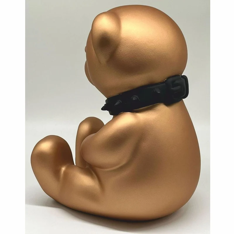 Casa Padrino Dekofigur Teddybär mit Halsband Gold / Schwarz H. 31 cm - Deko Skulptur