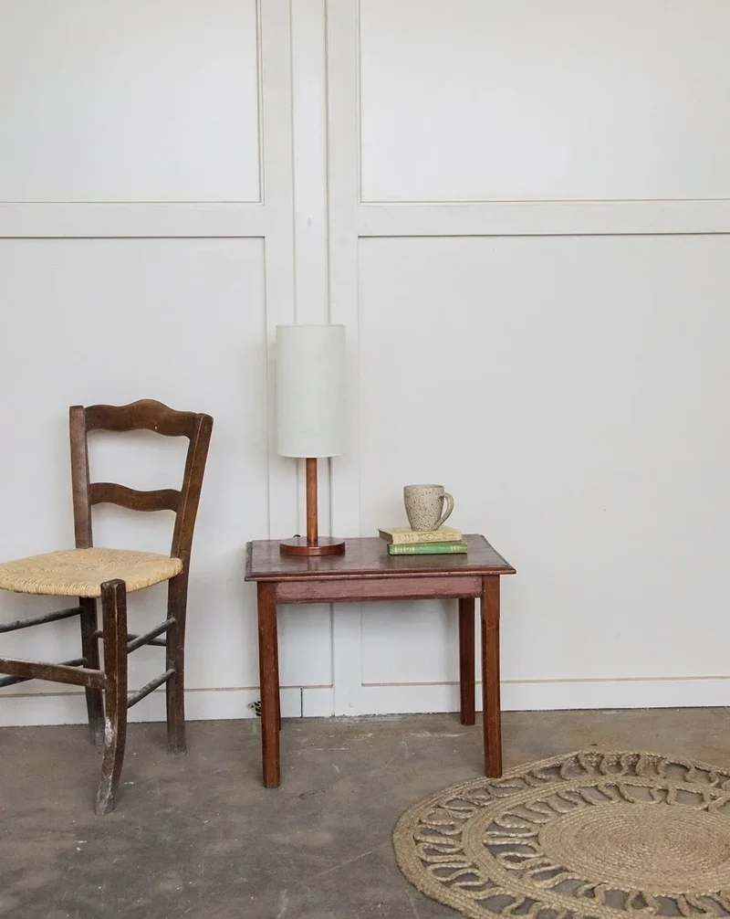 Francine, la table d'appoint en bois N°341