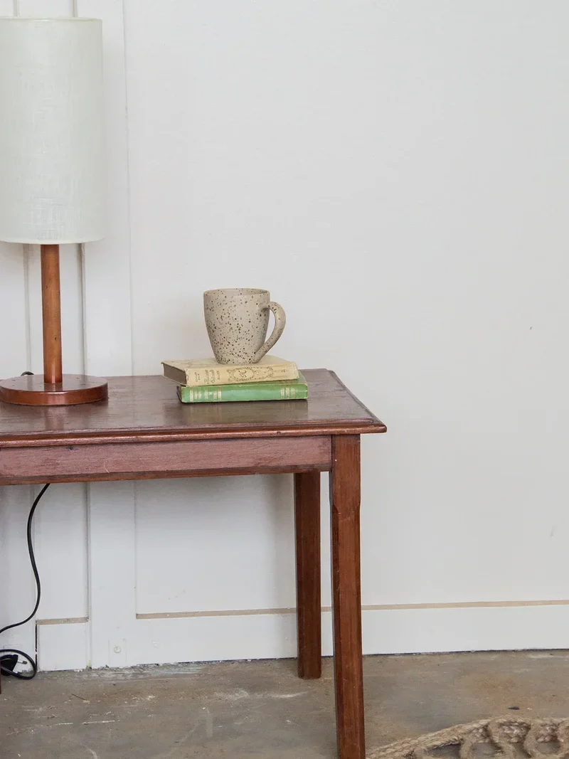Francine, la table d'appoint en bois N°341