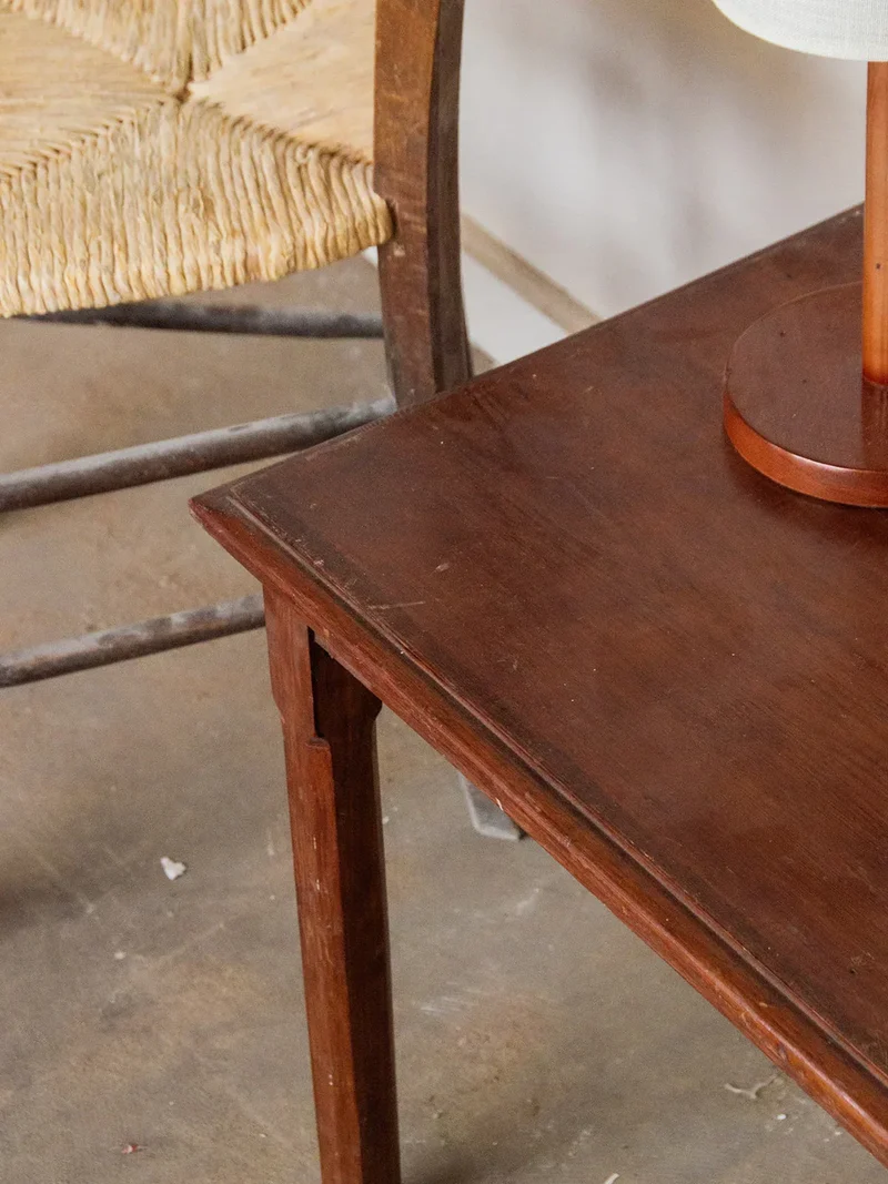 Francine, la table d'appoint en bois N°341