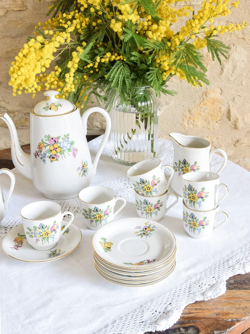 Léandre, le service à café en porcelaine N°6