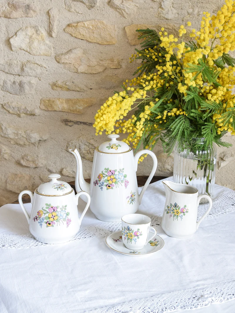 Léandre, le service à café en porcelaine N°6