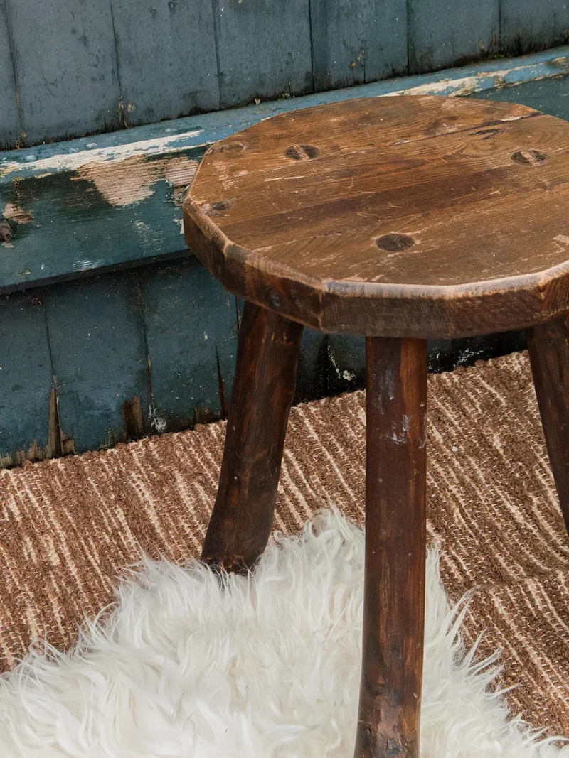 Regis, le tabouret en bois N°242