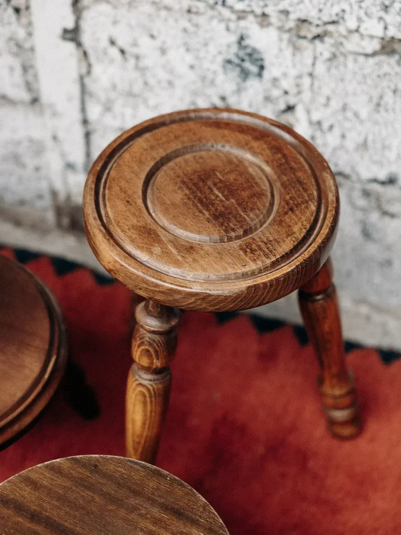 Regis, le tabouret en bois N°592