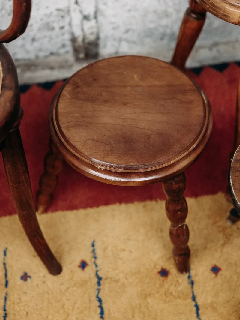 Regis, le tabouret en bois N°594